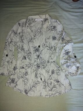 Sweet Rain Light Green Blouse with Black Floral Line Print
